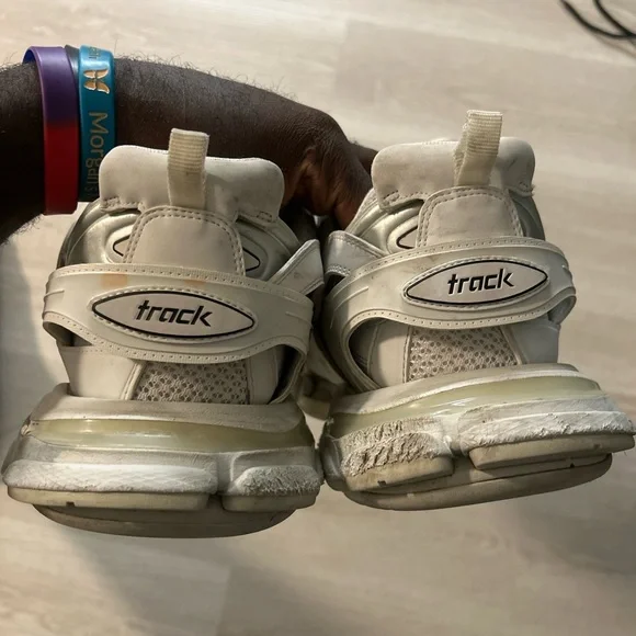 Balenciaga tracks size 47